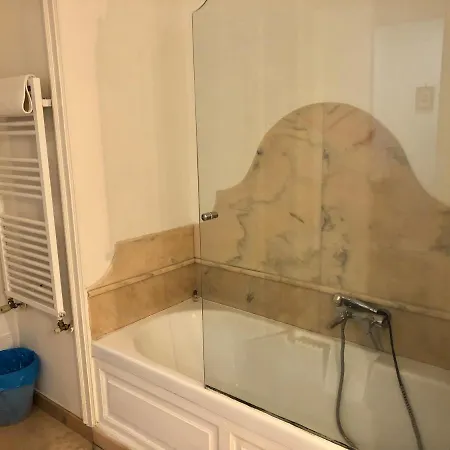 Suite Di Due Camere Guest house